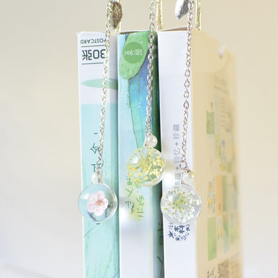 Creative Flower Pendant Bookmark